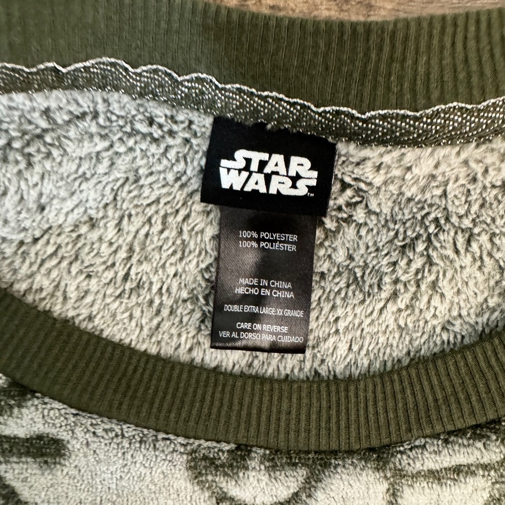 Star Wars Gray and Green Fleece Sweater - Picture 3 of 6